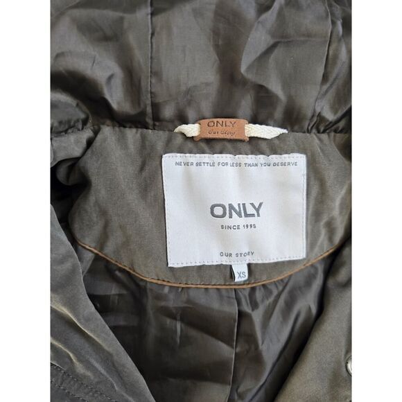 ONLY Women’s Hooded Utility Jacket XS Gray Lightweight Drawstring Casual Layer - Picture 7 of 11